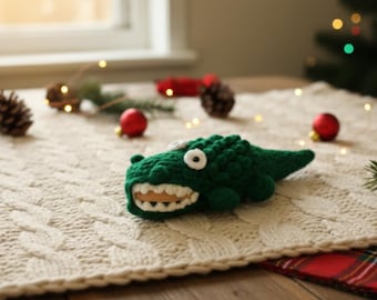 Crocheted Alligator Keychain Amigurumi Pattern, Reptile Toy (Digital Download)