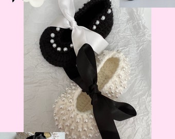 Crochet baby shoes with pearls and bows.White and black handmade baby shoes.3months baby shoes.crib shoes.ballet baby shoes.knitted slippers