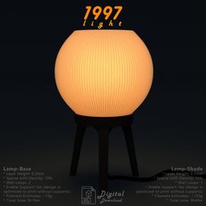 Puede incluir: Una lámpara moderna, esférica, con una pantalla acanalada de color crema, apoyada sobre una base de trípode negra. El texto "1997 light" está encima de la lámpara. La imagen también incluye detalles técnicos.