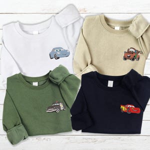 Sudadera bordada de Rayo McQueen, sudadera de cuello redondo para niños pequeños de la película Cars, camiseta de cumpleaños para niño imagen 1