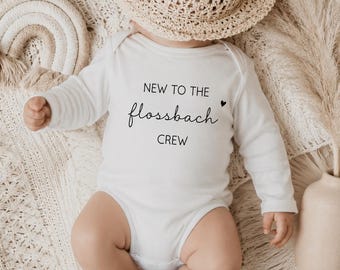 New to the crew | baby Body | Geschenk zur Geburt Taufe Geburtstag | personalisiert |Langarmstrampler 56/62 | Überraschung | Geburtsgeschenk