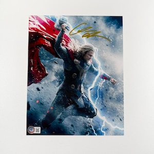 Chris Hemsworth 8x10 Inch Photo Signed Autographed Authentic Beckett BAS