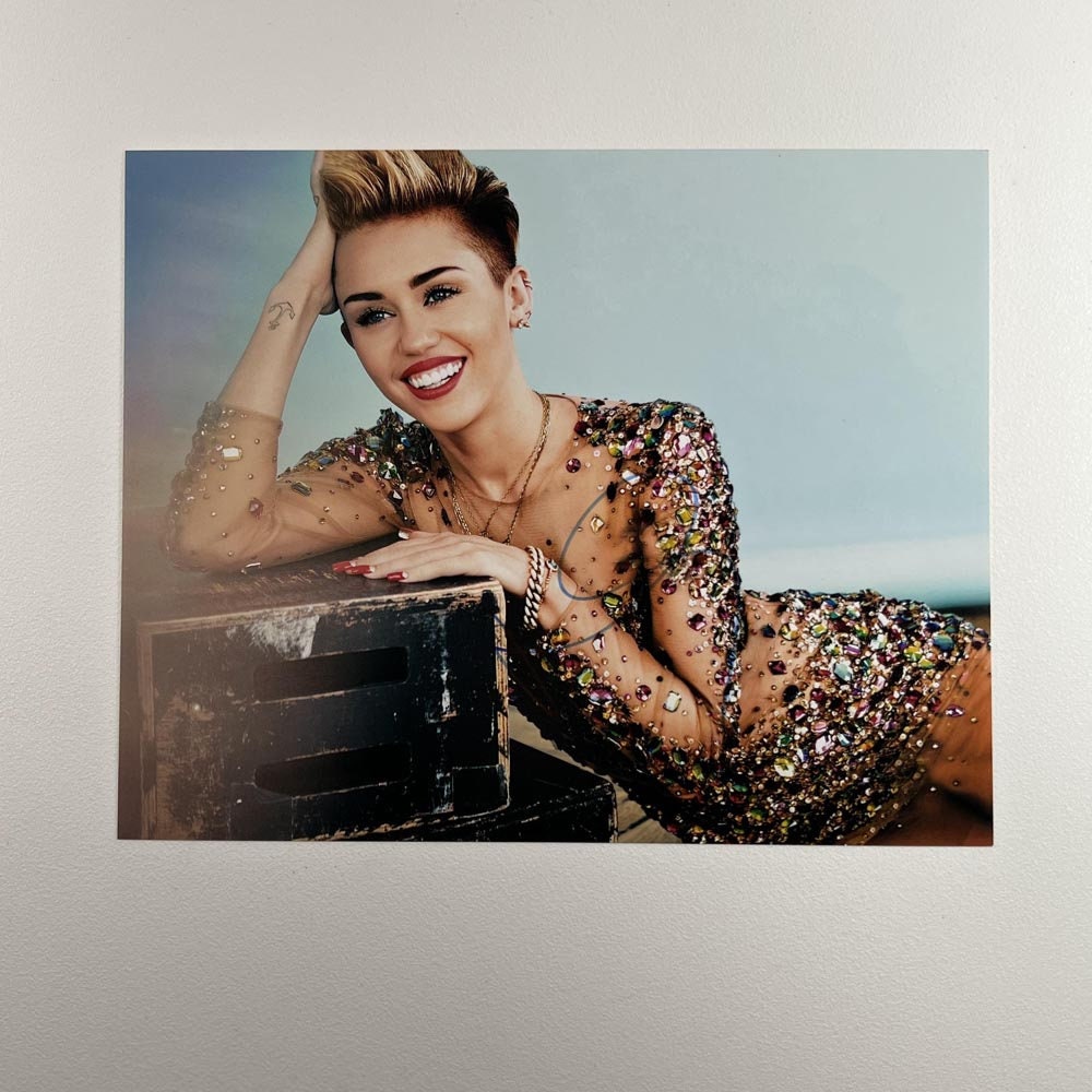 MILEY CYRUS  signed autographed photo COA Hologram
