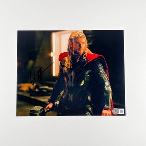Chris Hemsworth 8x10 Inch Photo Signed Autographed Authentic Beckett BAS