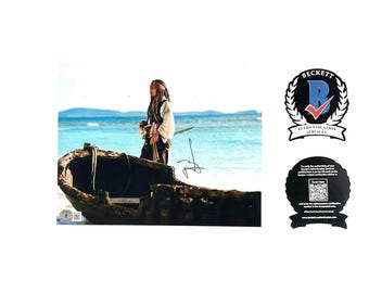 ジョニー・デップのサイン入り8x10パイレーツ・オブ・カリビアン