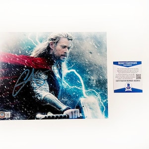 Chris Hemsworth 8x10 Inch Photo Signed Autographed Authentic Beckett BAS COA