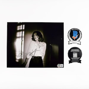 Jamie Lee Curtis 8x10 Inch Photo Signed Autographed Authentic Beckett