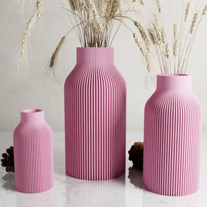 Beautiful view of Unique Textured Vase Decoration For Small Apartments