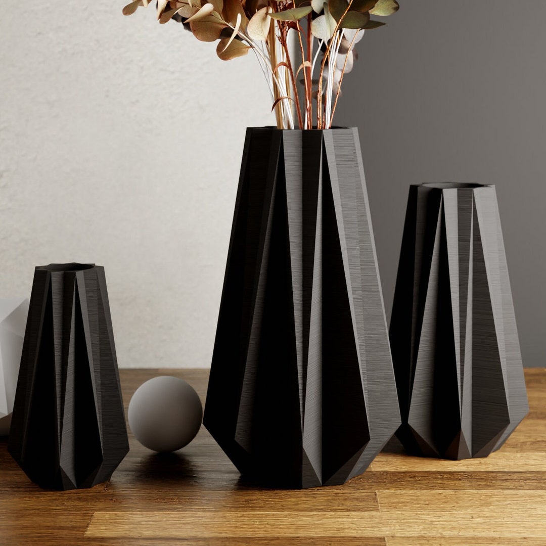 Aged Black Leaf Vase - 16cm