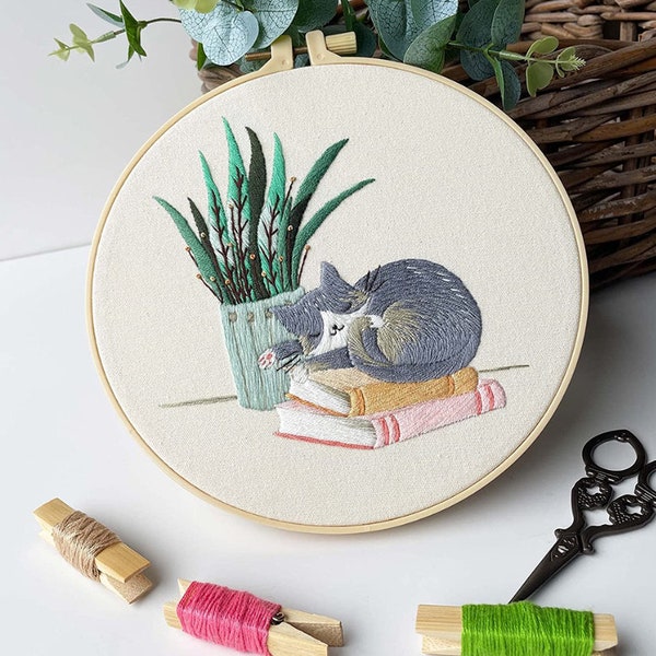 Cat Embroidery kit- DIY embroidery kit for beginners With Embroidery Hoops Threads Needles modern hand Embroidery Kit pattern DIY craft kits