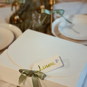 Etiquetas de nombre personalizadas pintadas a mano con acuarela; bodas; eventos; regalos; obsequios; baby shower; damas de honor