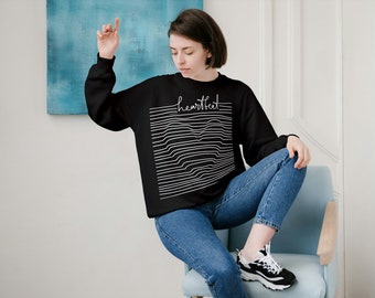 Minimalist Wave Graphic Youth Sweatshirt: Trendy Unisex Black Pullover