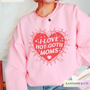 Sweatshirt Goth Mom Valentijnsdag, Rocker Mama Sweater Cadeau voor Goth Mommy, Pink Lover Mom Rebel Mother T-shirt, Punk Rock Metal Emo