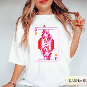 Camiseta de reina de corazones con champán, regalo para el día de la madre, regalo de San Valentín, camiseta retro de mejor amiga para mujer, camiseta feminista Be My Valentine