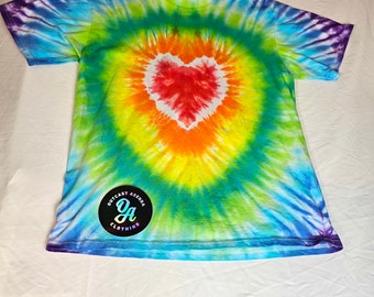 Koszulka z bawełny barwionej metodą tie-dye. Serce (duże)