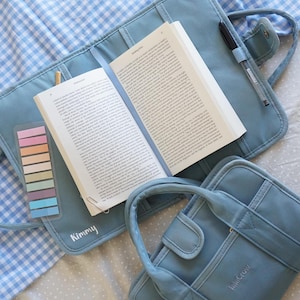 Initiale ou nom personnalisé sur le cartable chic, cadeaux pour rat de bibliothèque, cadeau parfait pour les amateurs de livres, sac à main chic pour livres