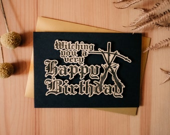 Tarjeta de felicitación de cumpleaños grabada en madera tamaño A6 de El proyecto de la bruja de Blair / Cumpleaños divertido Emo Gótico Alternativo Película Terror Años 90