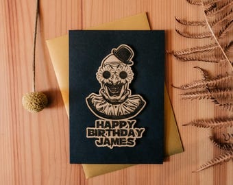 Tarjeta personalizada de madera grabada con el payaso "Terrifier" de Art The Clown, regalo de terror / personaje de película de asesino en serie, cumpleaños, aniversario, película, Halloween