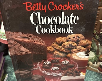 Betty Crocker Chocolate Cookbook: Vintage Recipes and Baking Tips