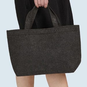 Personalized felt gift bag | Shopper with custom text | Gift bag with lettering | Hand-finished & individually printed bag Größe S - dunkelgrau