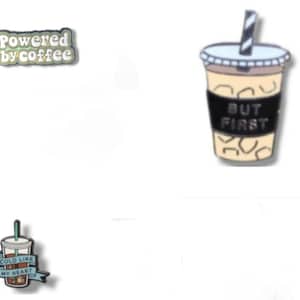 aangedreven door ijskoffie thee cafeïne cafeïnehoudend angstverslaafd geobsedeerd schattig grappig speldjes