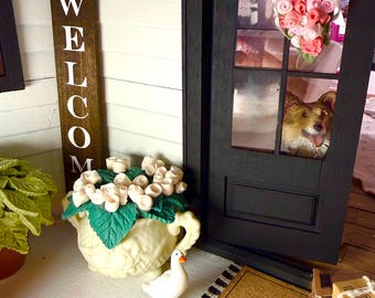 Mini porch Goose | dollhouse goose  | fairy garden | Miniature farm | Animal Figurine | tier tray | cake decoration | book nook | desk goose