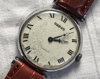 Vintage Vadur 17 Jewels Swiss Mechanical Watch, Classic Roman Numerals, Mid-Century Hand-Wound Dress Watch