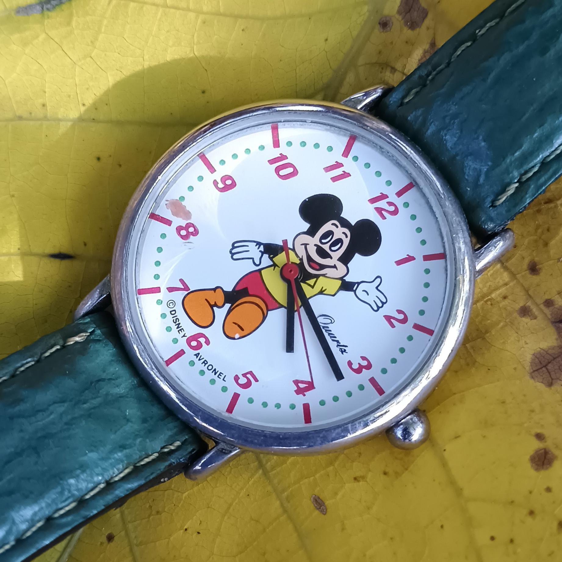 VERY RARE Vintage Mickey Mouse Watch: Avronel Exclusif 