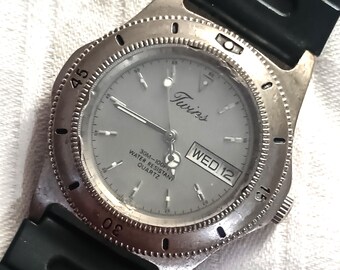 Vintage Twins Quartz Diver-Style Watch - Day/Date Display - 30M Water Resistant