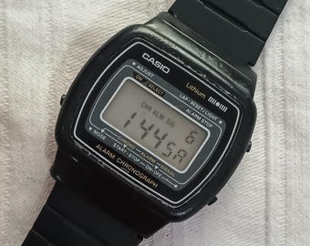 ヴィンテージ カシオ F-94W デジタルウォッチ：クラシックなレトロ時計