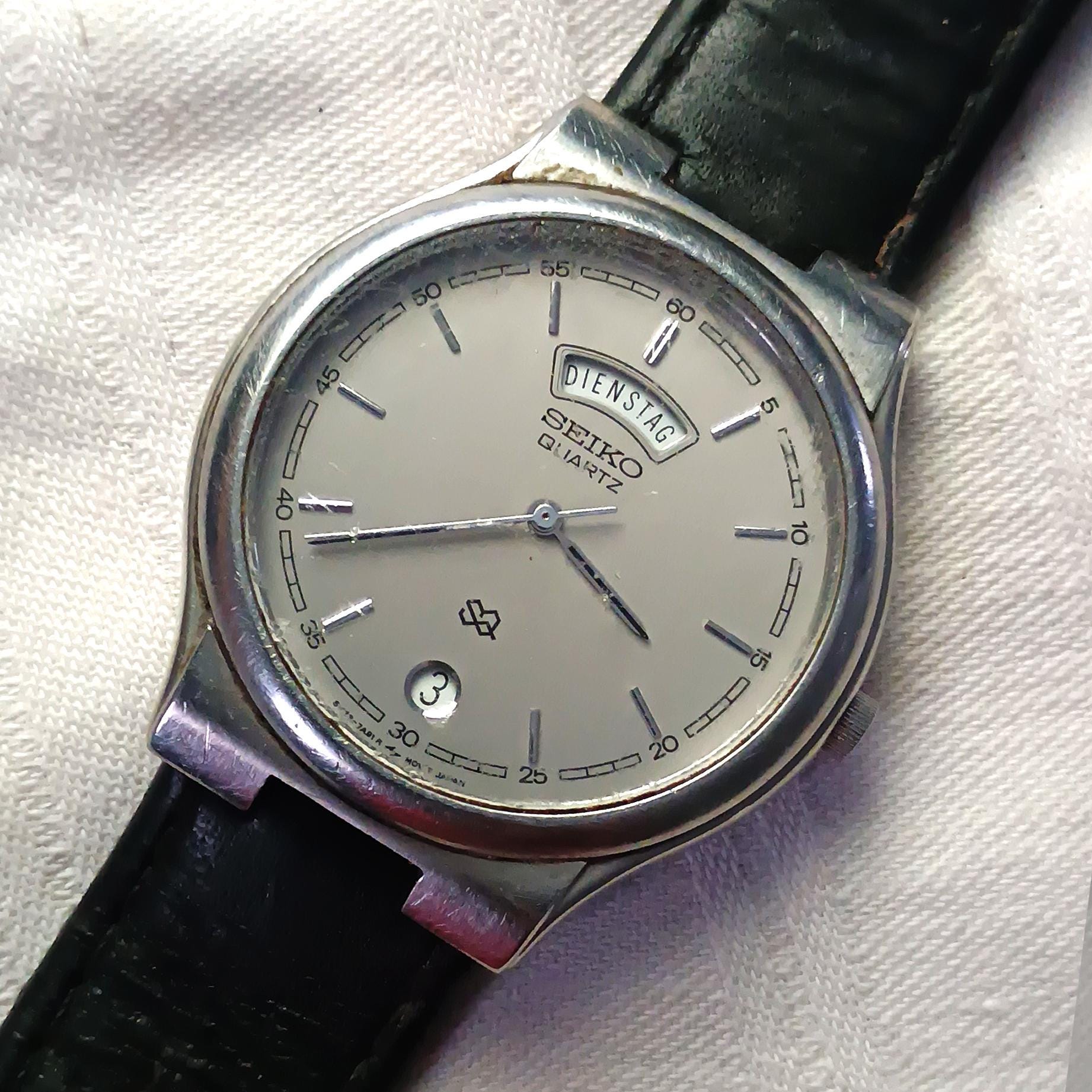 Vintage Seiko Quartz Watch – 80s Japan Made, German Day Display - Etsy