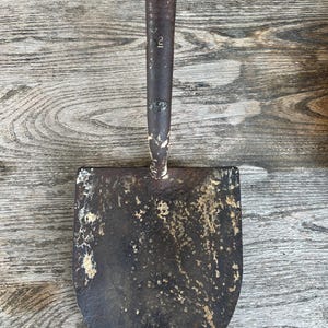 WWII U.S. Army Entrenching Shovel Head | 1944 AMES Shovel | Military Surplus Iron | Contract No. W-19-009-QM-28570