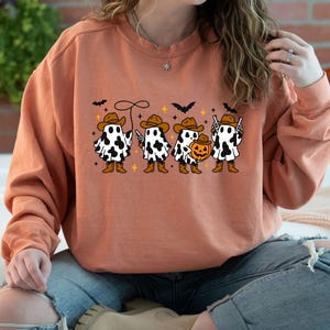 Comfort Colors® Cowboy Ghost Sweatshirt, Western Ghost Sweatshirt, Western Hoodie, Country Sweater, Spooky Hoodie, Halloween Cowboy Sweater