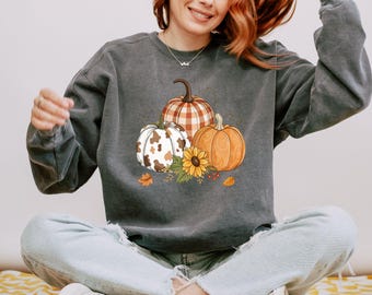 Comfort Colors® Pumpkin Sweatshirt, Fall Pumpkin Sweatshirt, Autumn Sweatshirt, Fall Sweatshirt, Thanksgiving Sweater, Halloween Sweatshirt