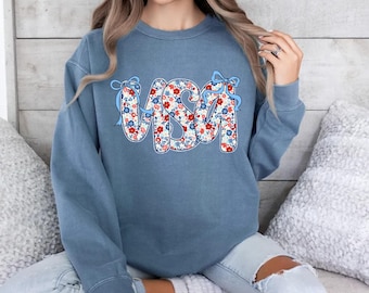 Comfort Colors® USA Bow Hoodie, Coquette USA Sweatshirt, Floral Patriotic Sweatshirt, 4th Of July Sweatshirt, USA Hoodie, American Sweater