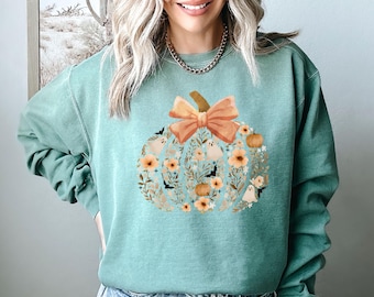Sweat-shirt coquette citrouille avec nœud Comfort Colors®, sweat-shirt citrouille fantôme floral, saison effrayante, sweat à capuche citrouille d'automne, cadeau de Thanksgiving