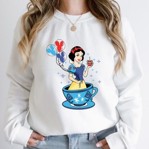 Disney Snow White Sweatshirt,Retro Disney Snow White Sweat, Disney Princess Sweat, Snow White Disney Snacks Sweatshirt, Disneyland Princess