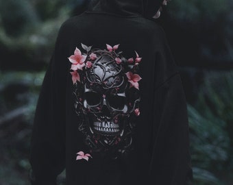 Moletom Goth Preto Pastel com Caveira Cinza e Detalhe de Flor Rosa
