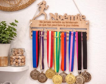 Support médailles personnalisé – Porte médailles sport en Bois – Cadeau Sportif Unique – Porte médaille de sport