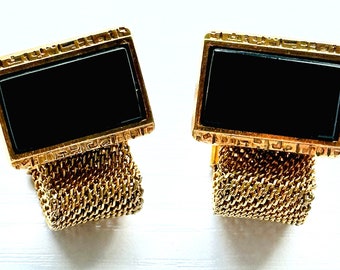 Mens vintage 60's gold tone and onyx square mesh wrap statement cuff links, pre owned in GC