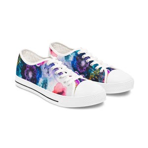 Artistic Watercolor Low Top Sneakers: Vibrant Women&#39;s Canvas Shoes
