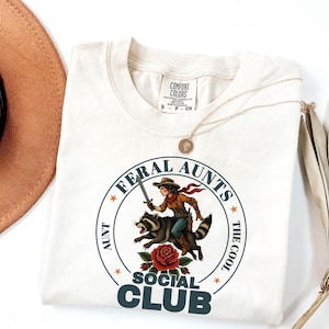 Feral Aunt Social Club, Pregnancy Reveal to Sister Auntie Shirt Cool Aunt, Retro Aunt Shirt, New Aunt, Pregnancy Announcement, Sister Gift