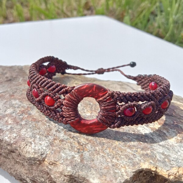 Bracelet Donut Rouge - Micro Macramé - Donut coco et perles de verre