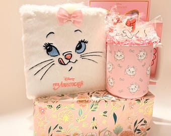 Aristocats Disney Marie Pink bow sassy coquette cat musical kitten gift for cat lovers Disney beauty set retro 70s cartoon cat sassy cat