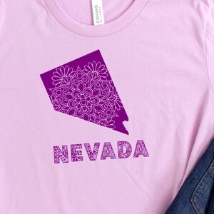 Nevada Mandala Design Tee, Unisex Jersey T-Shirt mit Nevada State Art, Südlicher Stil, Geschenk für Nevada Liebhaber, Sommermode