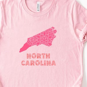 North Carolina Mandala Design T-Shirt, North Carolina State Art, Südlicher Stil, Geschenk für North Carolina Liebhaber, Sommermode