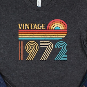 Vintage 1972 Retro Sunset Vintage 1972 Graphic Tee Retro 1972 T-Shirt Classic 1972 Design 1972 Birthday Keepsake Unisex Crew Tee