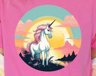 Maglietta con unicorno magico, maglietta con scena di tramonto fantasy, abbigliamento con unicorno colorato, maglietta con animali stravaganti, maglietta con grafica unica