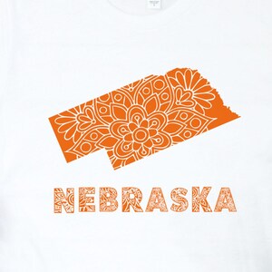Nebraska Mandala Design T-Shirt, Unisex Jersey T-Shirt mit Nebraska State Art, südlicher Stil, Geschenk für Nebraska-Liebhaber, Sommermode