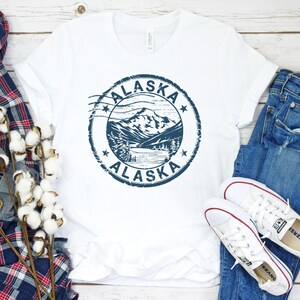 Alaska Abenteuer Kurzarm T-Shirt | Reise Shirt, Sommer Outfit, Natur Liebhaber Geschenk, Wandern Bekleidung, Alaska Souvenir T-Shirt
